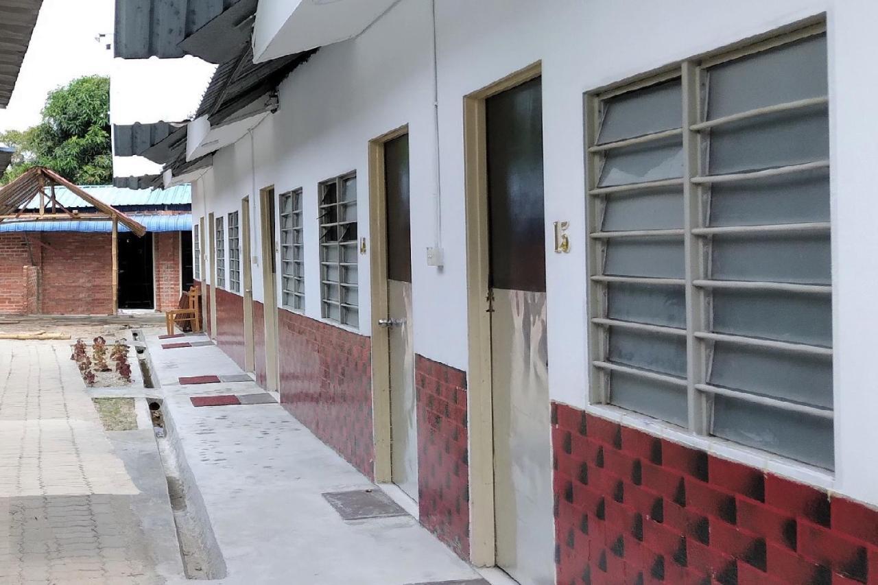Oyo 90176 D'Cruz Sunrise Villa Pantai Cenang  Εξωτερικό φωτογραφία